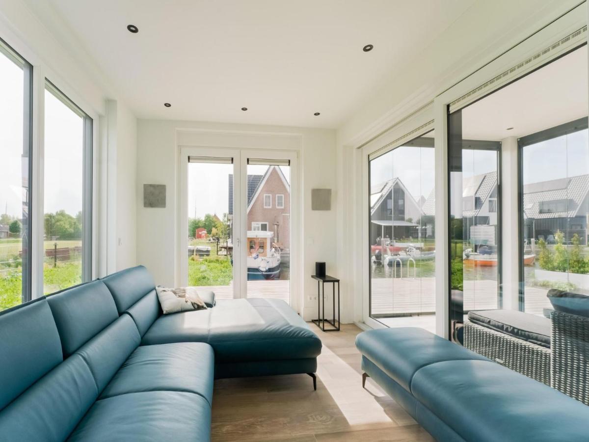 Peaceful Villa On The Water In Stavoren Exterior foto