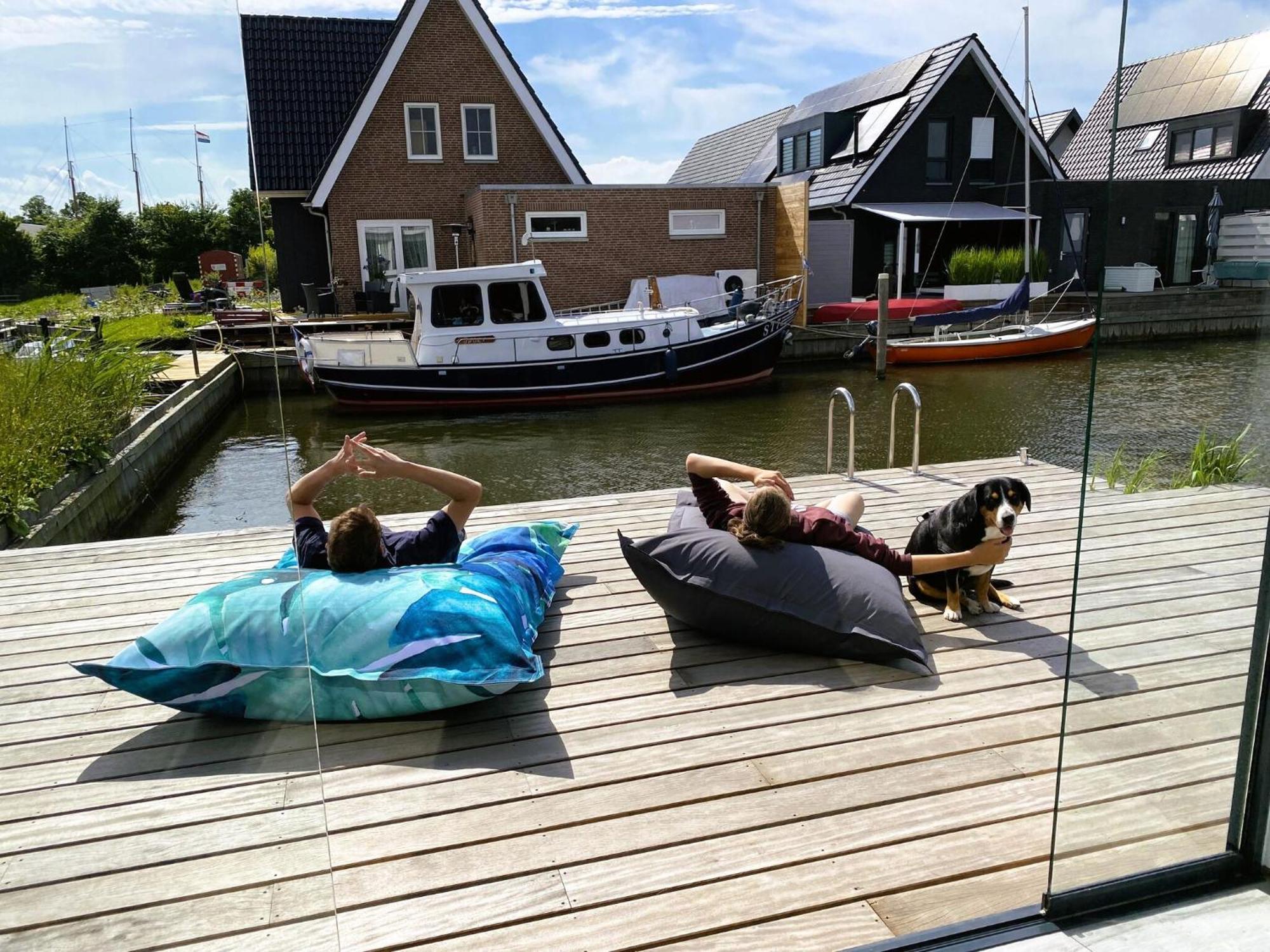 Peaceful Villa On The Water In Stavoren Exterior foto