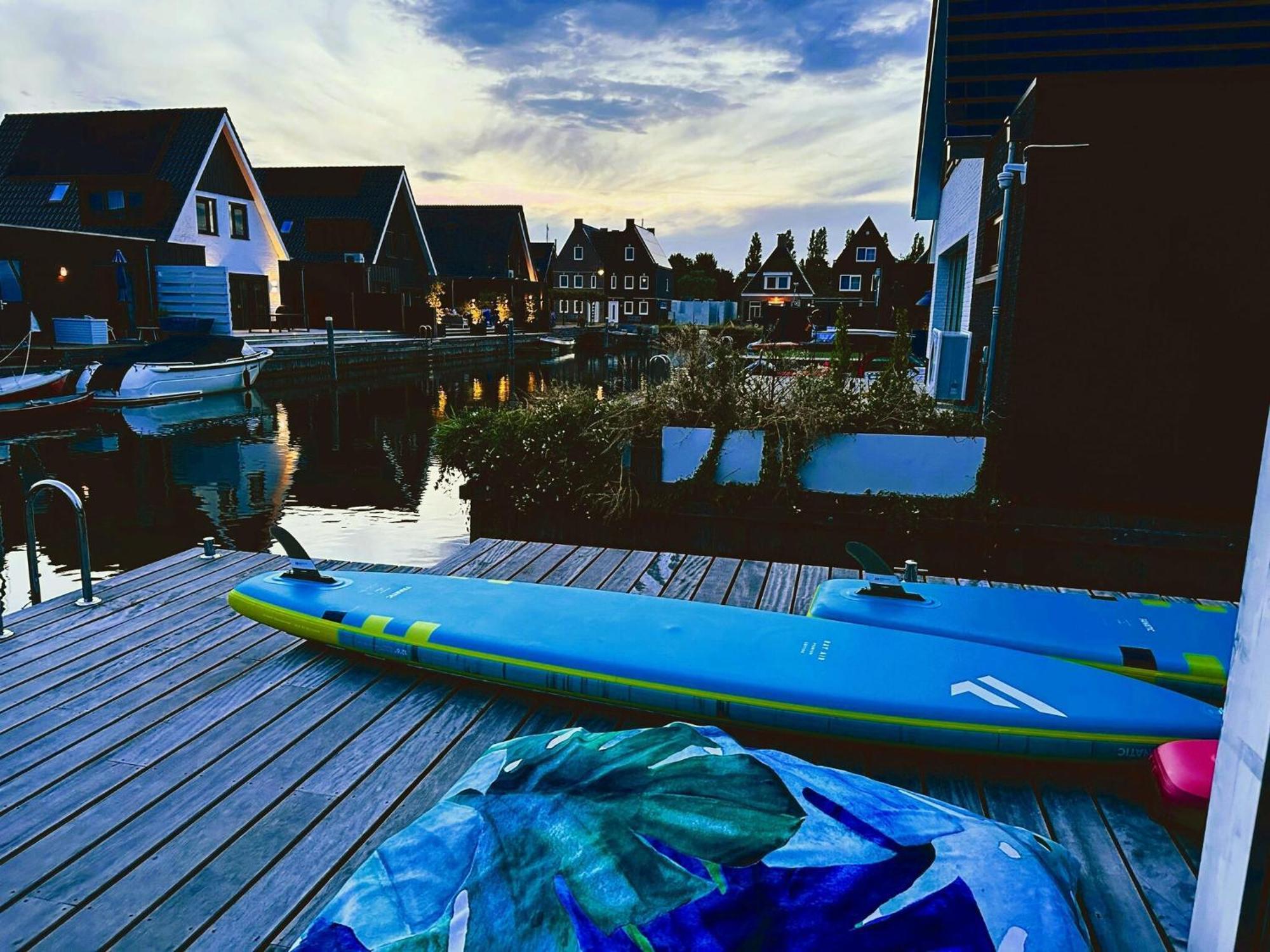 Peaceful Villa On The Water In Stavoren Exterior foto